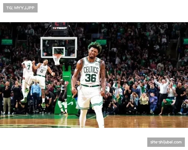 斯玛特透露初听东契奇招募自己加入湖人时曾以为是经纪人的恶作剧